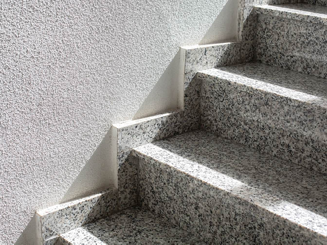 Granit Treppenstufen außen rutschfest machen