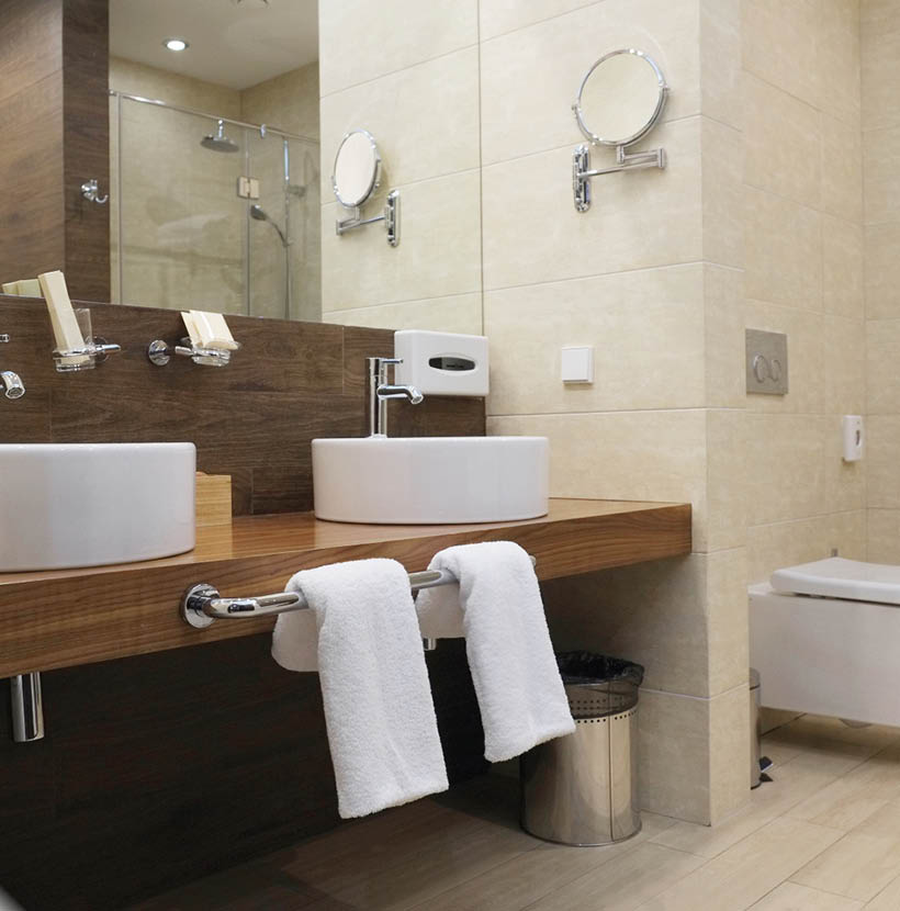 Bad in einem Hotel mit Waschbecken